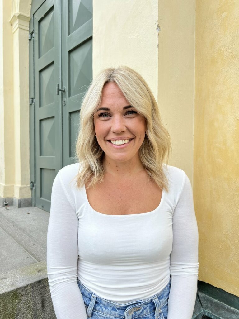 Johanna, frisör på People i Växjö